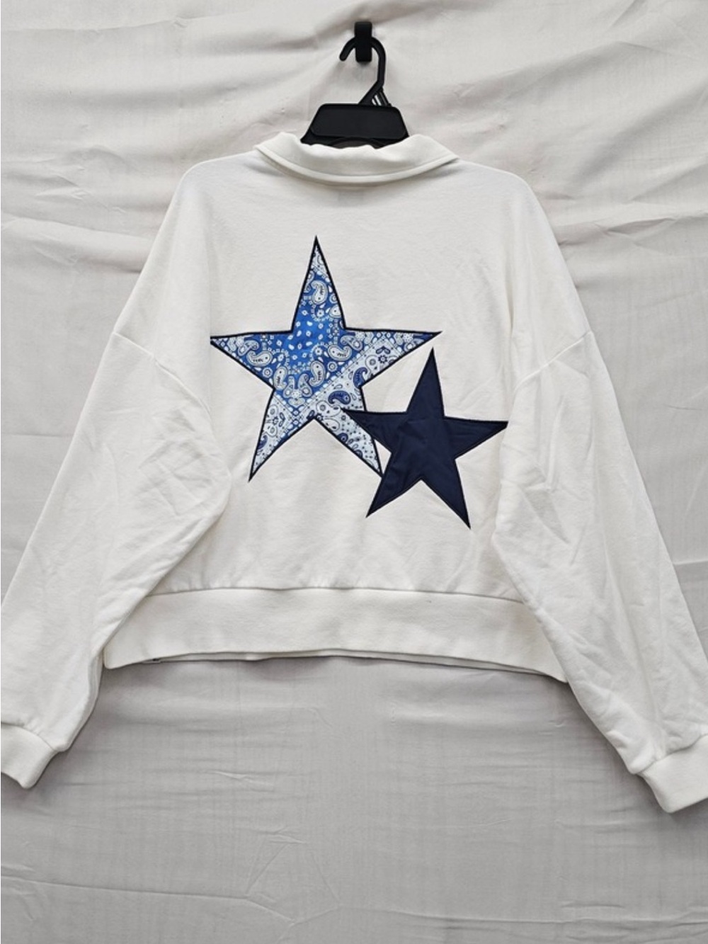 JoyLab White Crewneck Sweater with Blue Star Appliqués - Picture 4 of 6